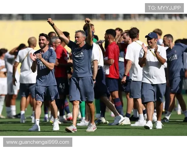 皇马 1000 万欧签阿诺德，阿隆索亲授防守特训剑指全欧顶级右路(1)